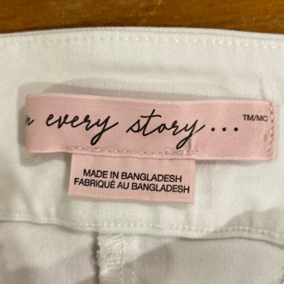 In Every Story White Stretch Bermuda Shorts Size 20 - Picture 9 of 11